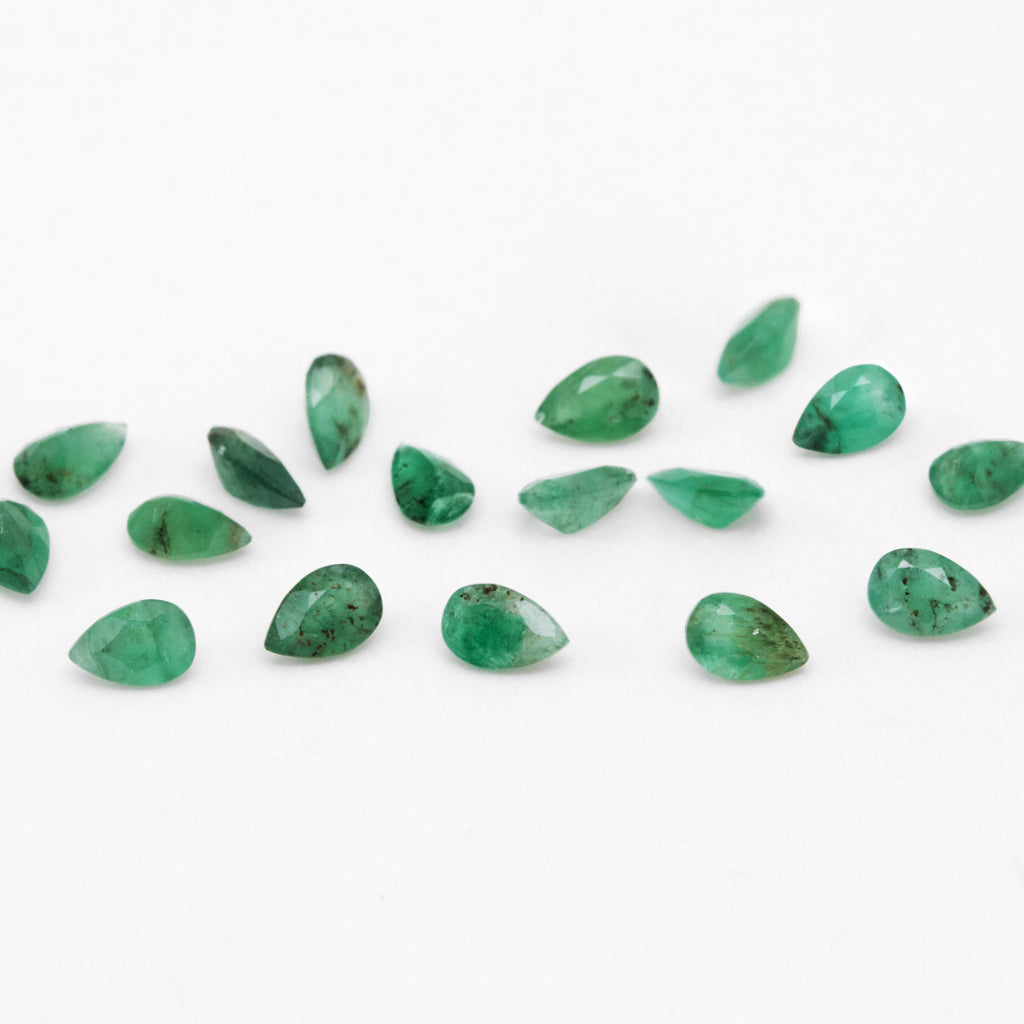 3x2mm A Dark Brazilian Emerald Pears