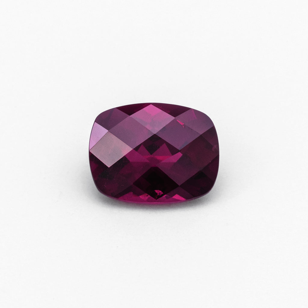 9x7mm Grape Garnet® Checkerboard Cushions