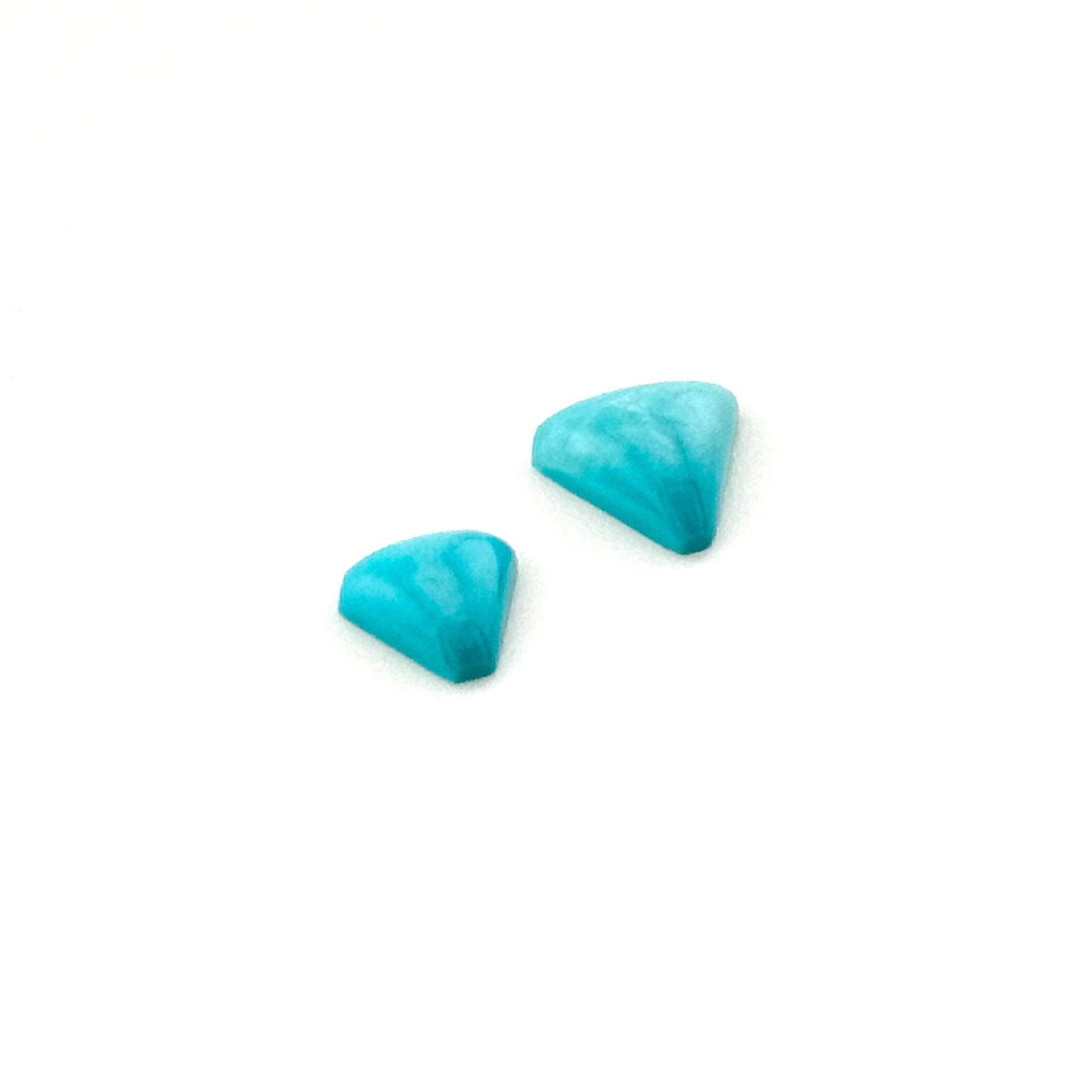 4 to 6mm Arizona Turquoise Triangle Cabs