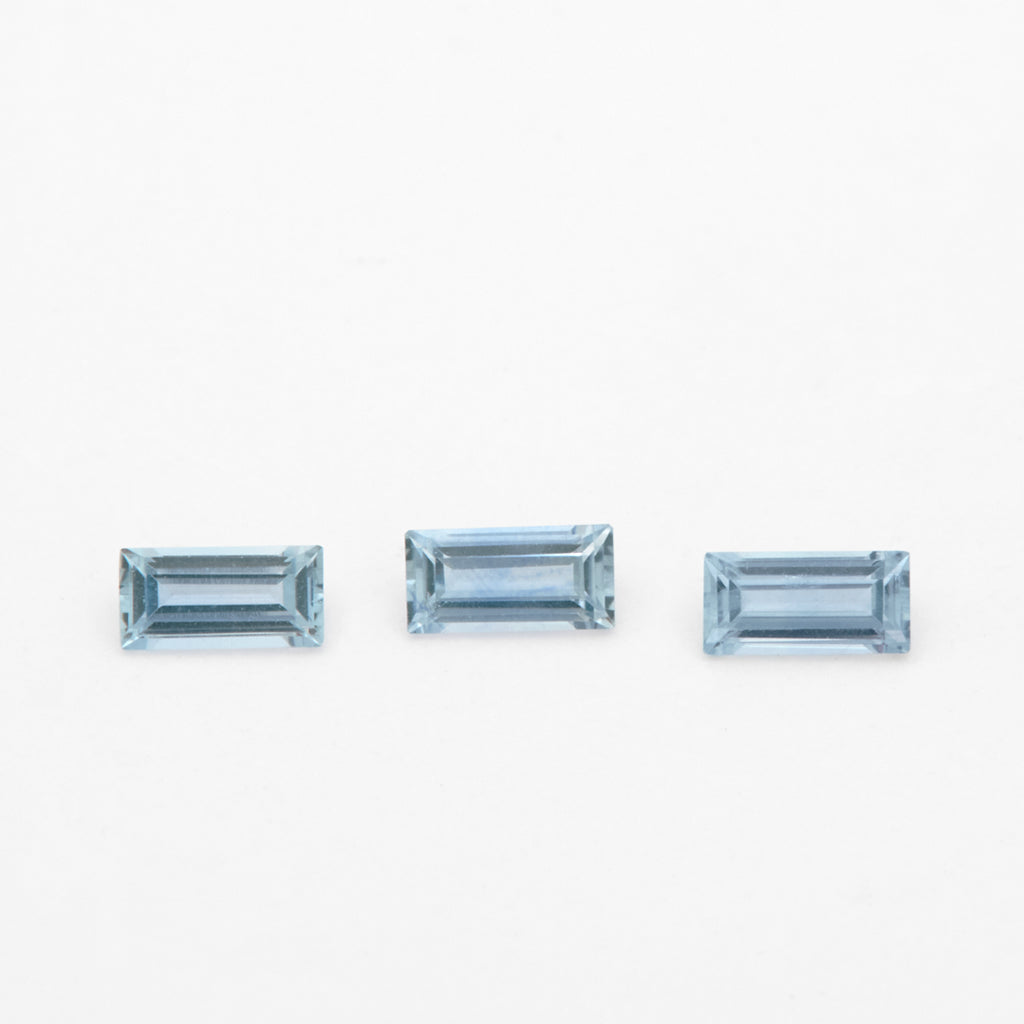 4x2mm Medium Blue Montana Sapphire Baguettes
