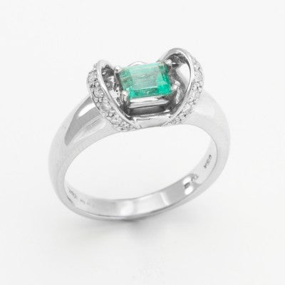 5x4mm Emerald Cut Emerald & Diamond Hug Ring in 14kt Gold