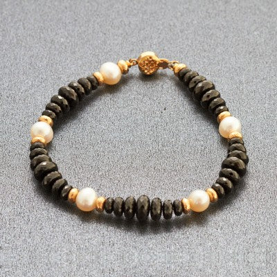 Black Spinel & Button Pearl Bracelet in 14kt Yellow Gold