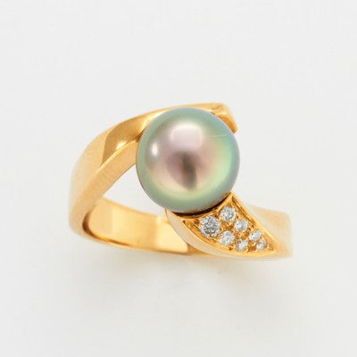 10mm Round Cortez Pearl & Diamond Twist Ring in 18kt Yellow Gold