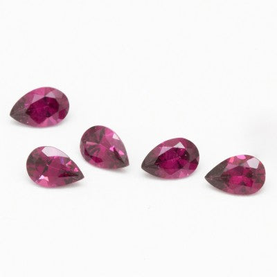 6x4mm Natural Pear Shape Grape Garnet®