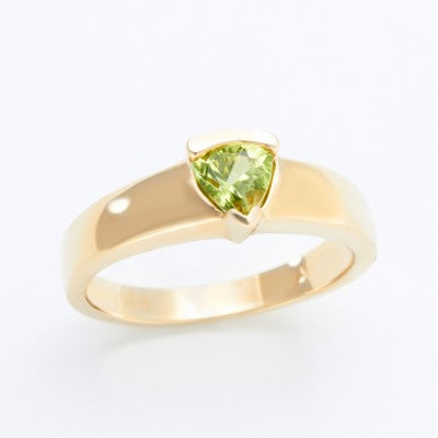5mm Trillion Cut Mesa Verde Peridot Solitaire Ring in 14kt Gold