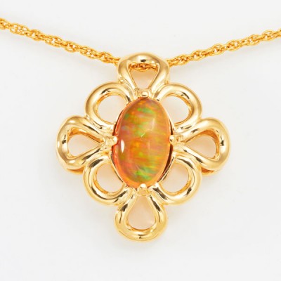 15x9mm Orange Cabachon Mexican Fire Opal Pendant in 18kt Yellow Gold